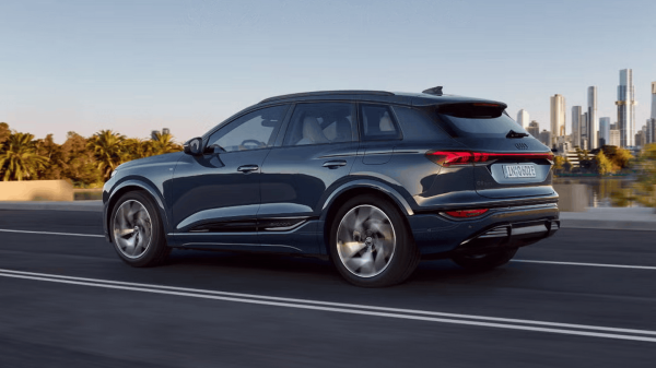 Audi_Q6_b2b_Oct26
