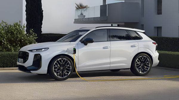 Audi_Q3_e-hybrid_oct26
